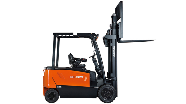 xe-nang-dien-3-tan-doosan.jpg